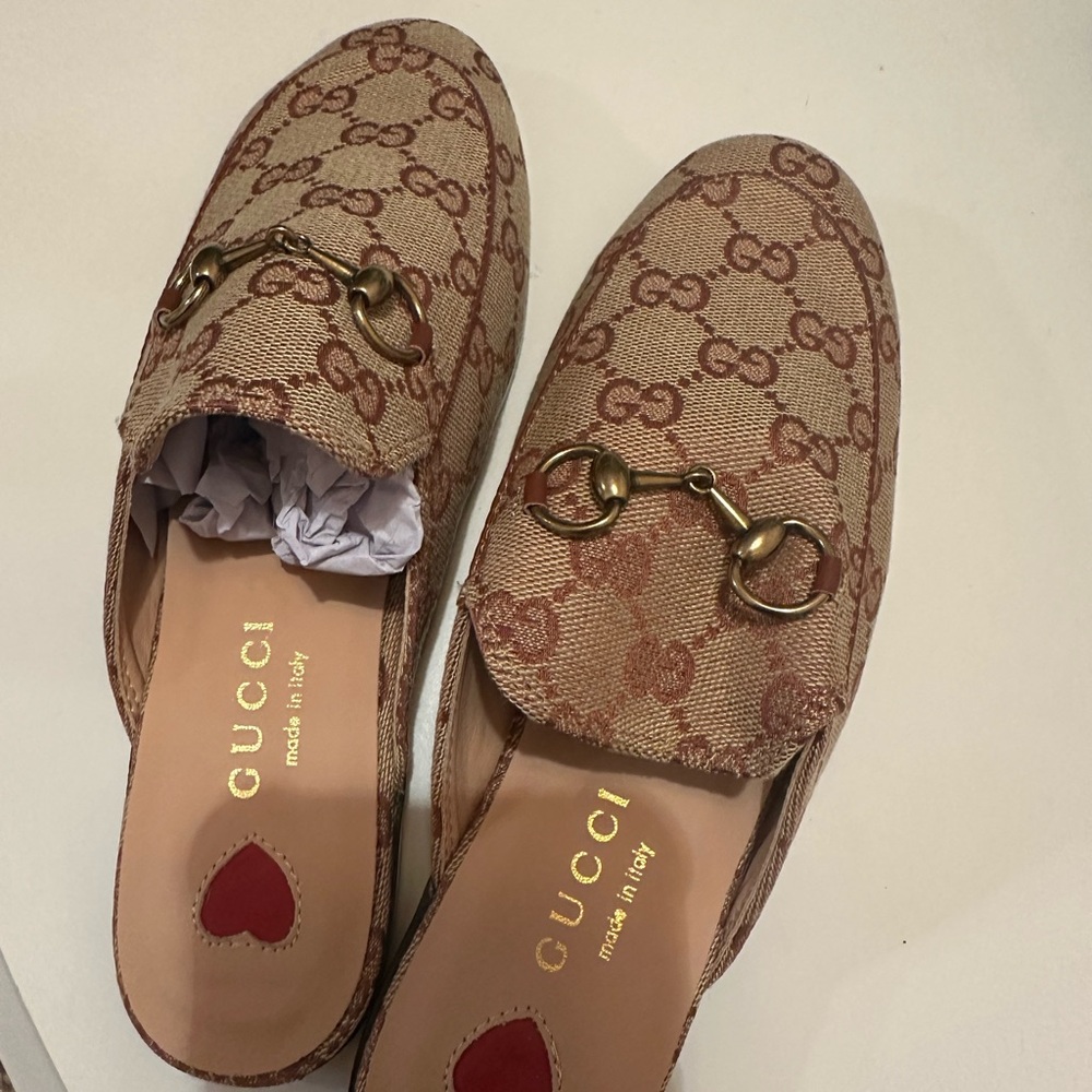 Gucci Women's Brown Loafers with Gold Accent